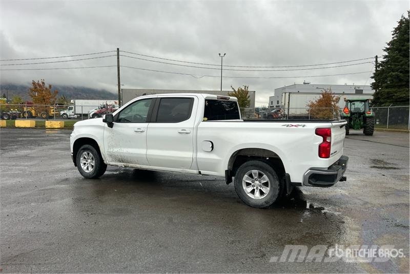 Chevrolet Silverado 1500 LT 4x4 Crew Cab Pickup Anders