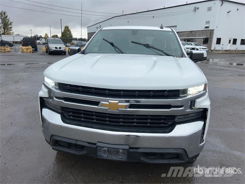 Chevrolet Silverado 1500 LT 4x4 Crew Cab Pickup Anders
