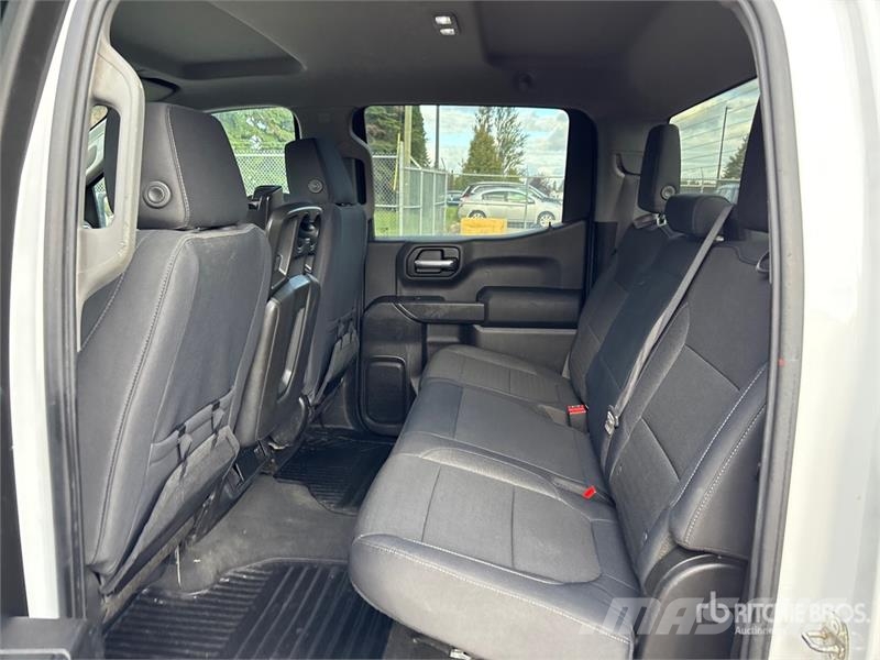 Chevrolet Silverado 1500 LT 4x4 Crew Cab Pickup Otras furgonetas
