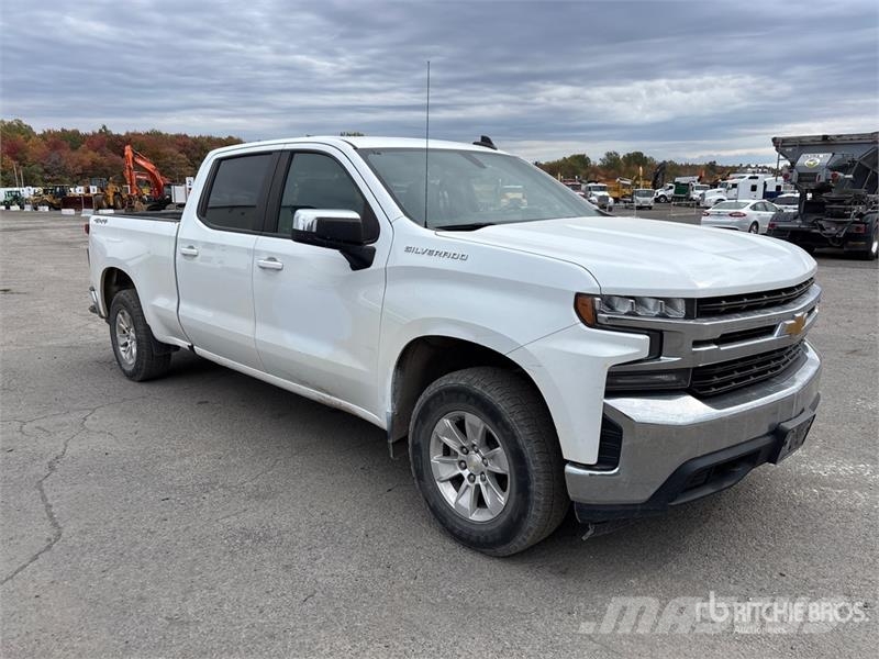 Chevrolet Silverado 1500 LT 4x4 Crew Cab Pickup Anders
