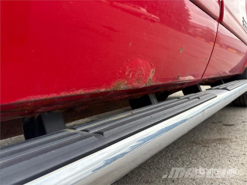 Chevrolet Silverado 1500 LT 4x4 Crew Cab Pickup Övriga bilar