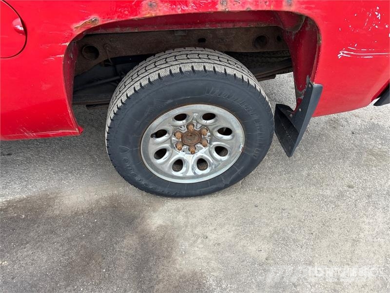 Chevrolet Silverado 1500 LT 4x4 Crew Cab Pickup Övriga bilar