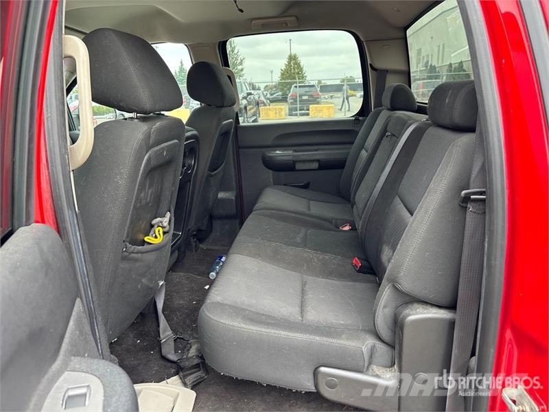 Chevrolet Silverado 1500 LT 4x4 Crew Cab Pickup Övriga bilar
