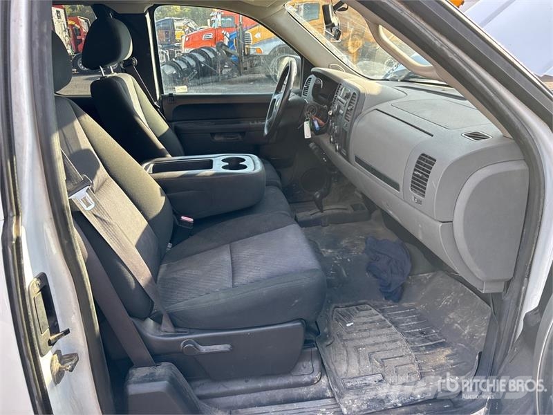 Chevrolet Silverado 1500 LS 4x4 Extended Cab Pickup Övriga bilar