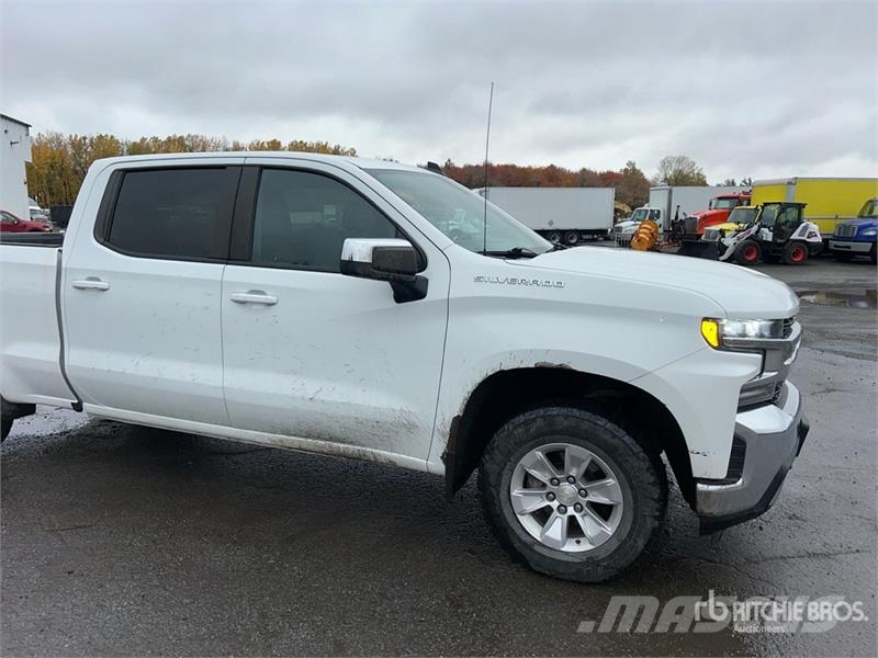 Chevrolet Silverado 1500 LT 4x4 Crew Cab Pickup Anders