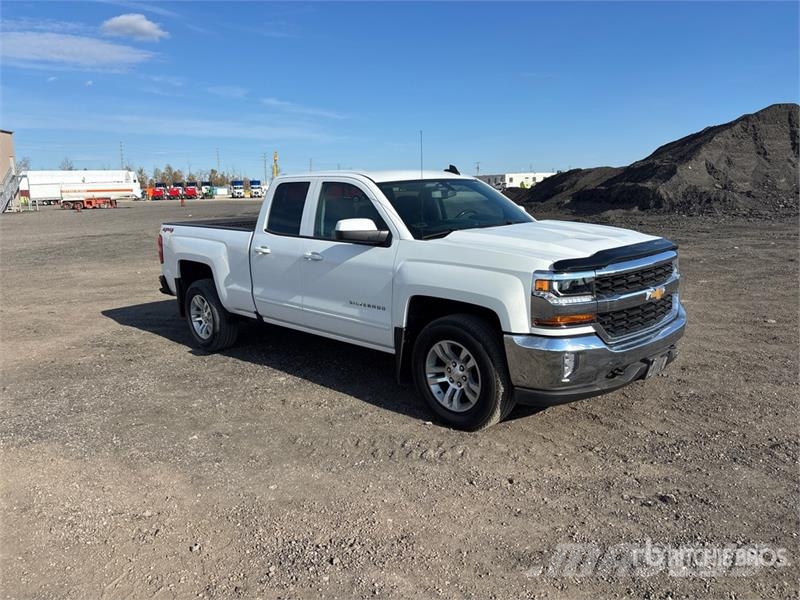 Chevrolet Silverado 1500 LD 4x4 Extended Cab Pickup Diger
