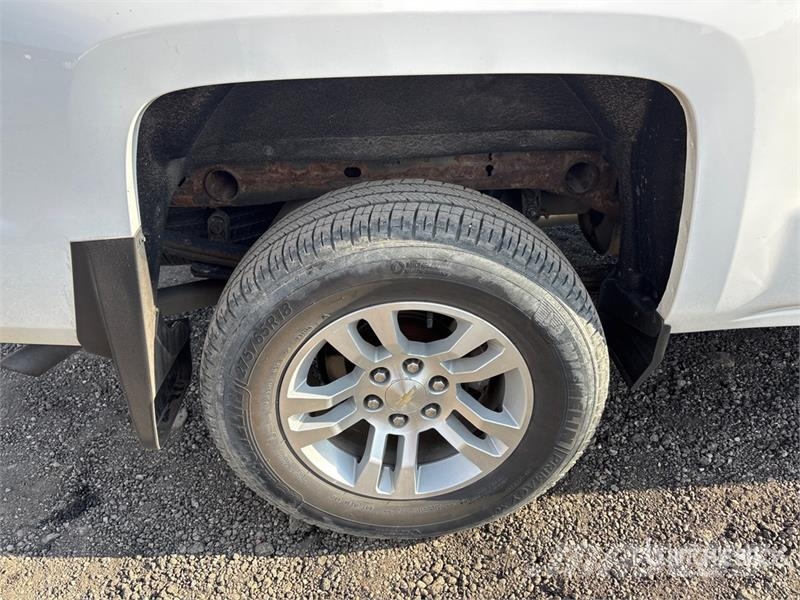 Chevrolet Silverado 1500 LD 4x4 Extended Cab Pickup Diger