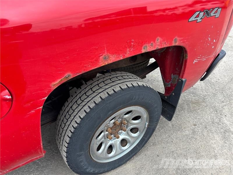 Chevrolet Silverado 1500 LT 4x4 Crew Cab Pickup Övriga bilar