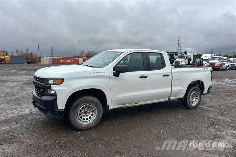 Chevrolet Silverado 1500 4x4 Extended Cab Pickup Egyéb