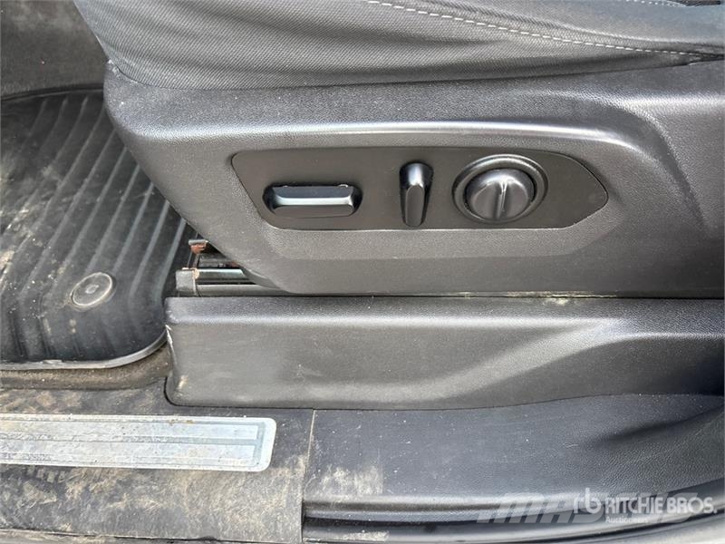 Chevrolet Silverado 1500 LT 4x4 Crew Cab Pickup Otras furgonetas