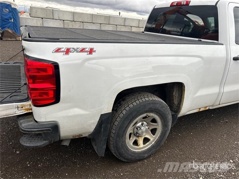 Chevrolet Silverado 1500 4x4 Extended Cab Pickup Інше