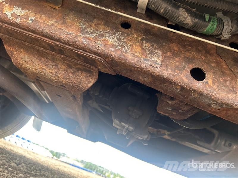Chevrolet Silverado 1500 4x4 Extended Cab Pickup Outro