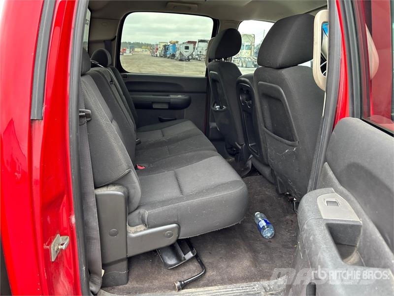 Chevrolet Silverado 1500 LT 4x4 Crew Cab Pickup Övriga bilar