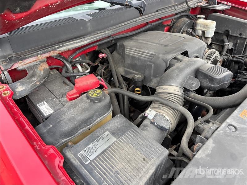 Chevrolet Silverado 1500 LT 4x4 Crew Cab Pickup Övriga bilar