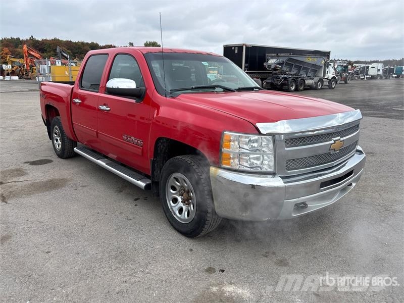 Chevrolet Silverado 1500 LT 4x4 Crew Cab Pickup Övriga bilar