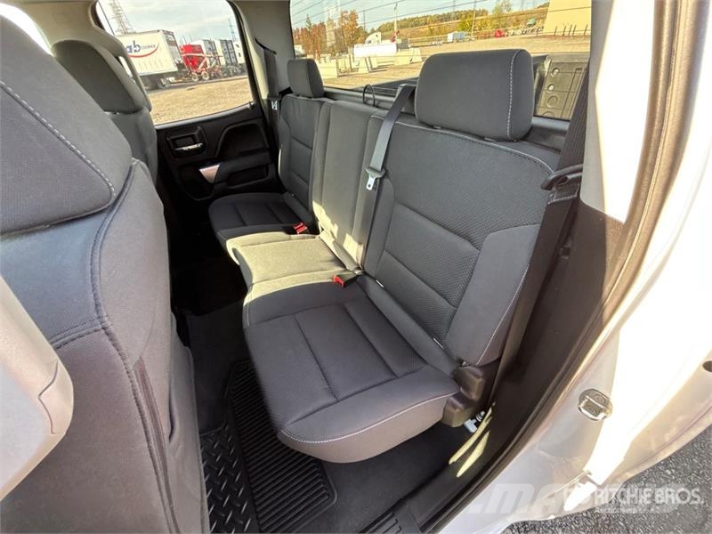 Chevrolet Silverado 1500 LD 4x4 Extended Cab Pickup Diger
