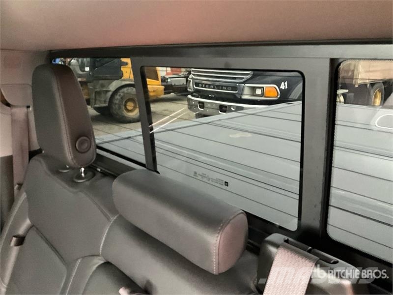 Chevrolet Silverado 1500 LT 4x4 Crew Cab Pickup Egyéb