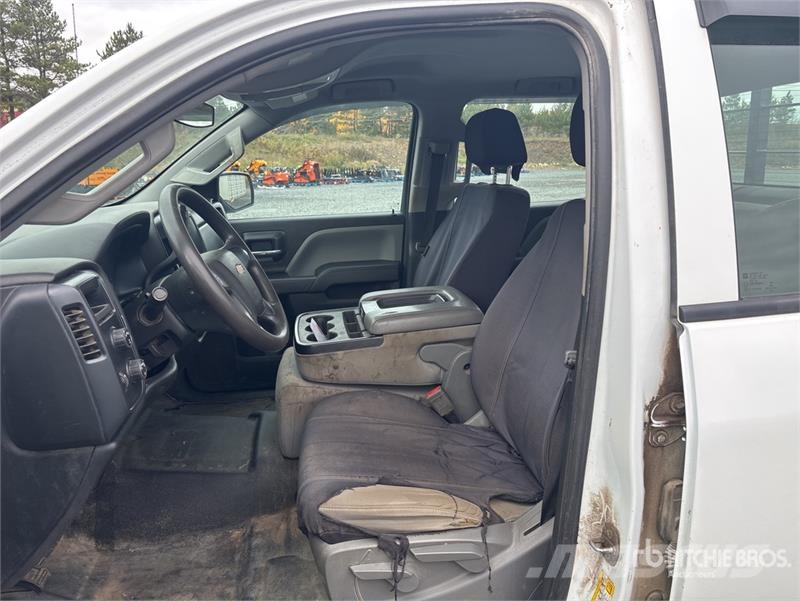 Chevrolet Silverado 2500 HD HD 4x4 Crew Cab Pickup Muu