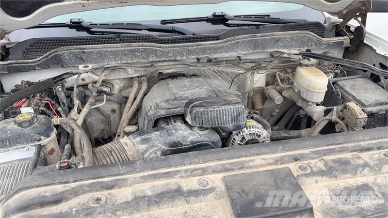 Chevrolet Silverado 2500 HD HD 4x4 Crew Cab Pickup Muu