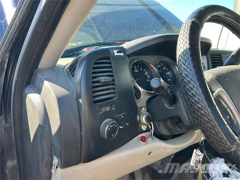 Chevrolet Silverado 2500HD LT 4x2 Utility Truck Pickup/planbiler