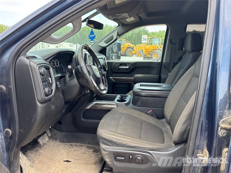 Chevrolet Silverado 2500 HD 4x4 Crew Cab Pickup أخرى
