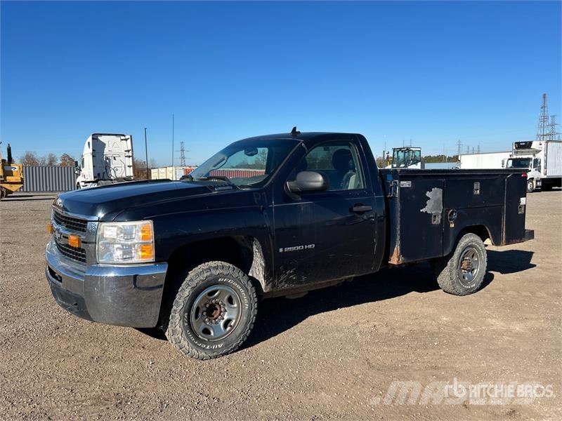 Chevrolet Silverado 2500HD LT 4x2 Utility Truck Pickup/planbiler