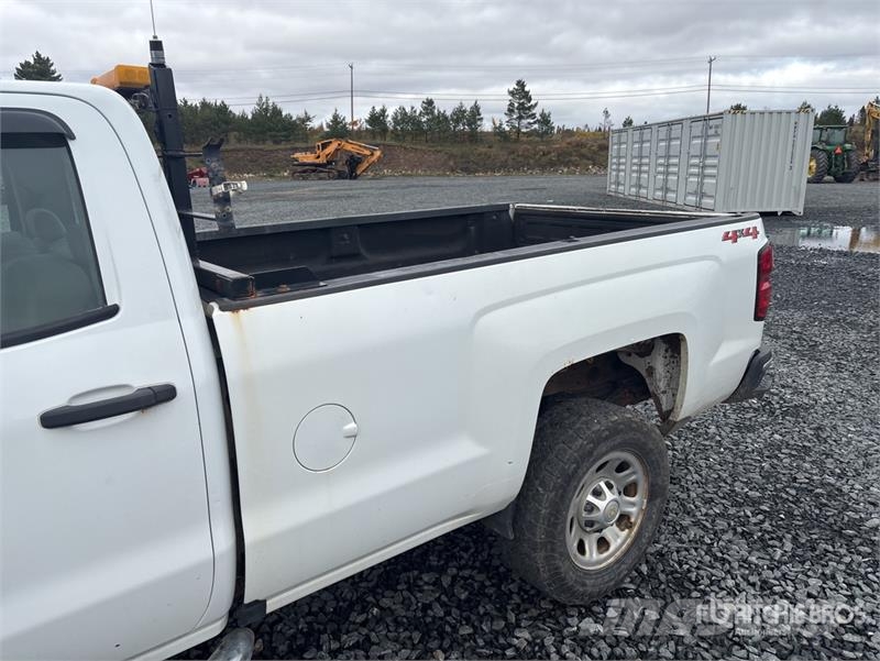 Chevrolet Silverado 2500 HD HD 4x4 Crew Cab Pickup Muu