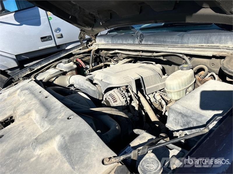 Chevrolet Silverado 2500HD LT 4x2 Utility Truck Pickup/planbiler