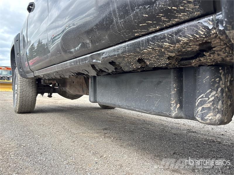 Chevrolet Silverado 2500 Прочие фургоны