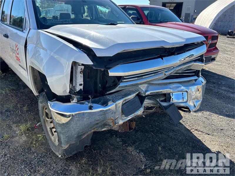 Chevrolet Silverado 2500HD 4x4 Extended Cab Pickup (Inoperab Ostalo