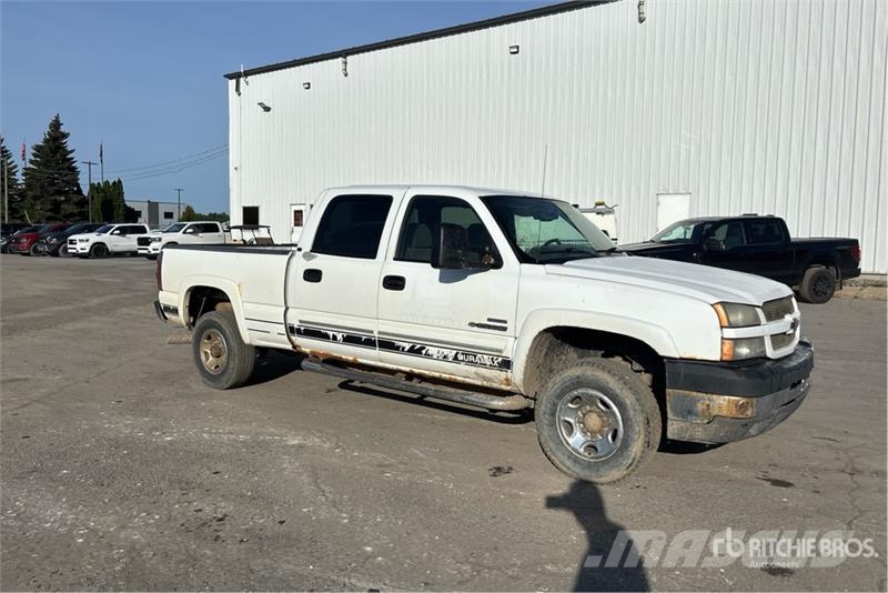 Chevrolet Silverado 2500 4x4 Crew Cab Pickup أخرى