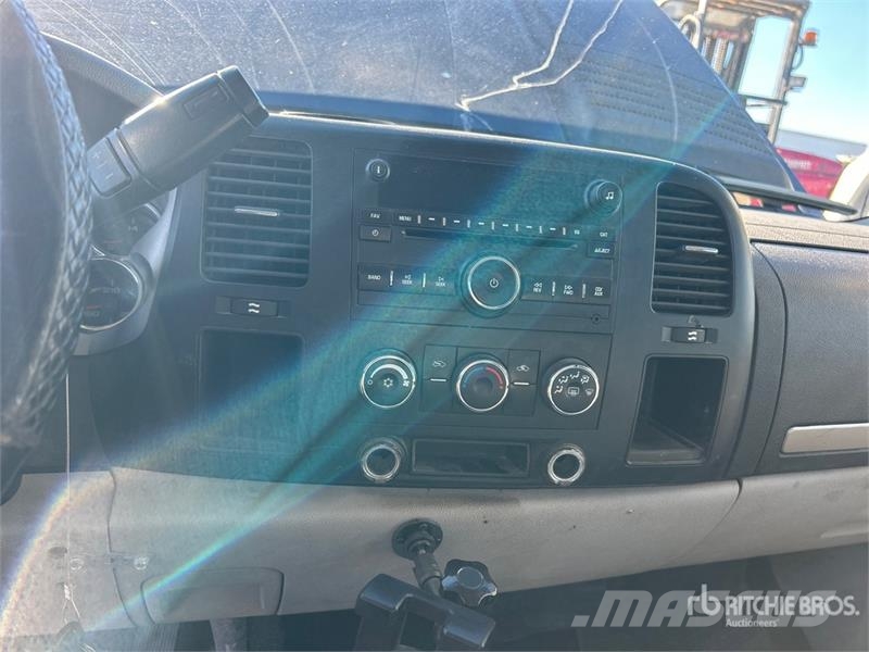Chevrolet Silverado 2500HD LT 4x2 Utility Truck Pickup/planbiler