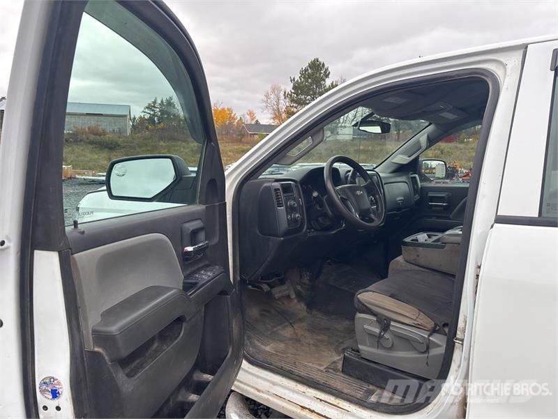 Chevrolet Silverado 2500 HD HD 4x4 Crew Cab Pickup Muu