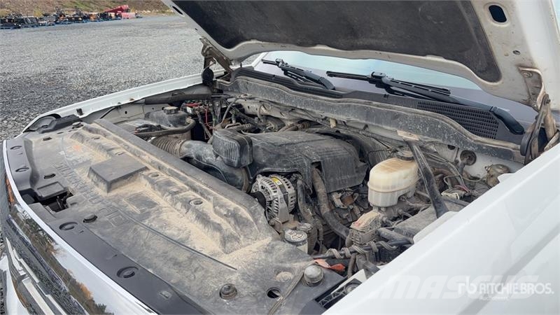 Chevrolet Silverado 2500 HD HD 4x4 Crew Cab Pickup Muu
