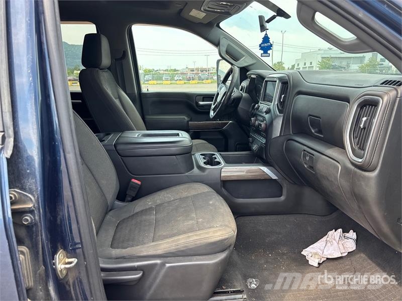 Chevrolet Silverado 2500 HD 4x4 Crew Cab Pickup أخرى