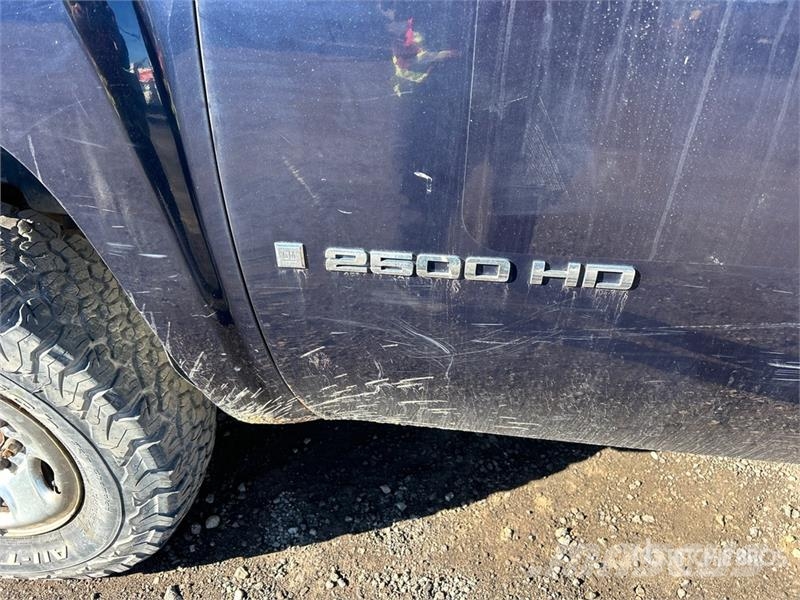 Chevrolet Silverado 2500HD LT 4x2 Utility Truck Pickup/planbiler