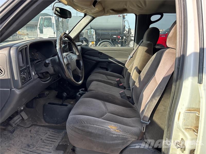 Chevrolet Silverado 2500 4x4 Crew Cab Pickup Other