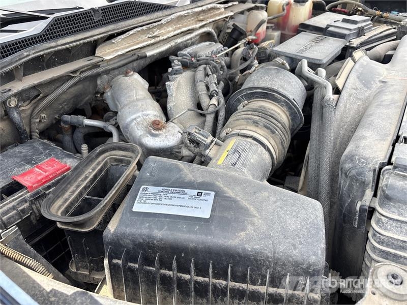 Chevrolet Silverado 2500 HD 4x4 Crew Cab Pickup أخرى