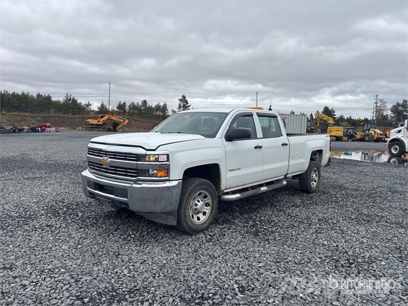 Chevrolet Silverado 2500 HD HD 4x4 Crew Cab Pickup Muu