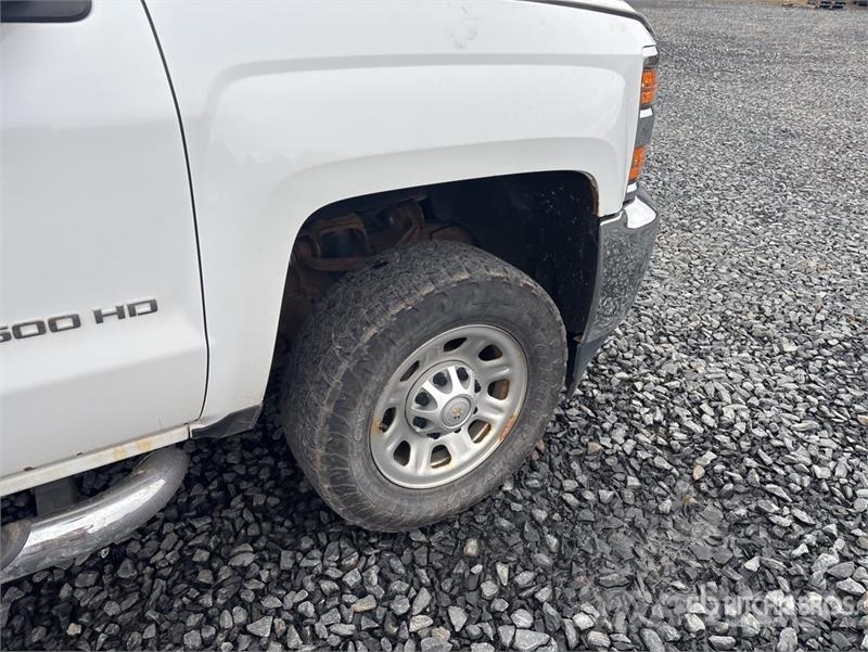 Chevrolet Silverado 2500 HD HD 4x4 Crew Cab Pickup Muu