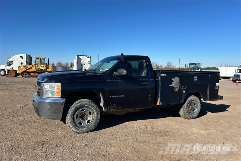 Chevrolet Silverado 2500HD LT 4x2 Utility Truck Pickup/planbiler