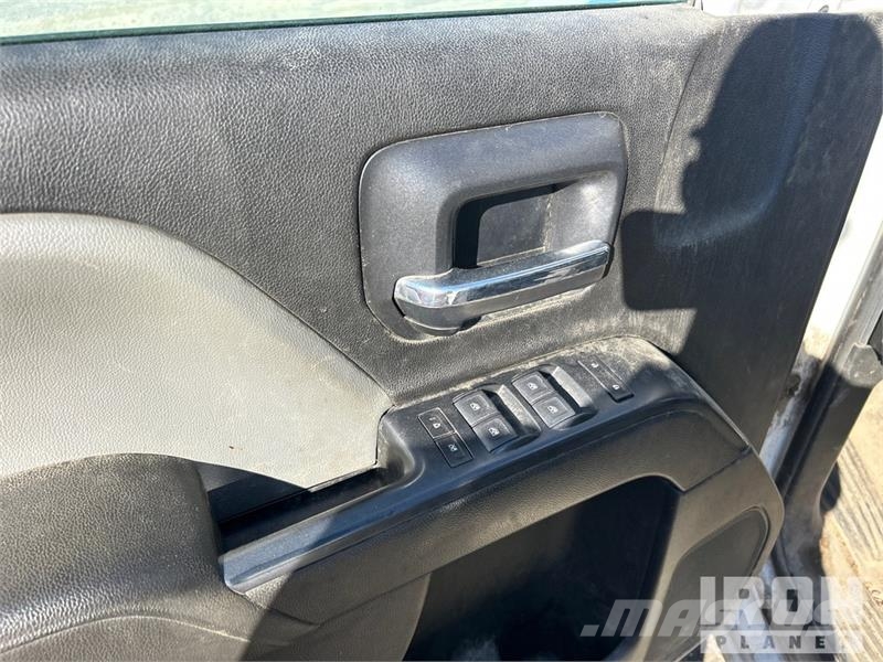 Chevrolet Silverado 2500HD 4x4 Extended Cab Pickup (Inoperab Ostalo
