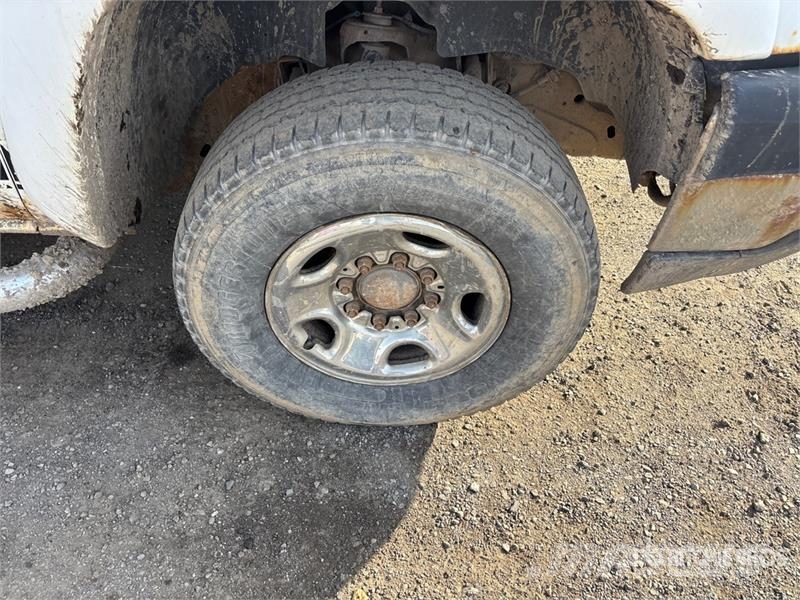 Chevrolet Silverado 2500 4x4 Crew Cab Pickup Other