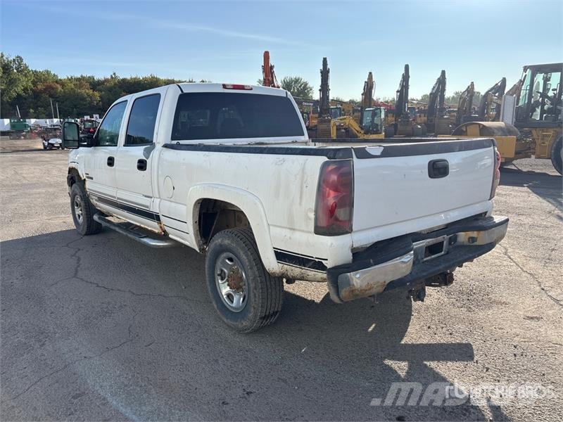 Chevrolet Silverado 2500 4x4 Crew Cab Pickup Other