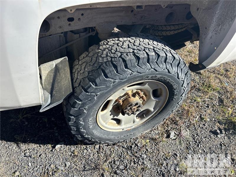 Chevrolet Silverado 2500HD 4x4 Extended Cab Pickup (Inoperab Ostalo