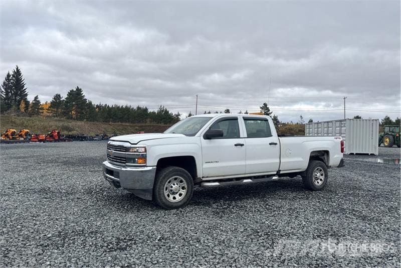 Chevrolet Silverado 2500 HD HD 4x4 Crew Cab Pickup Muu