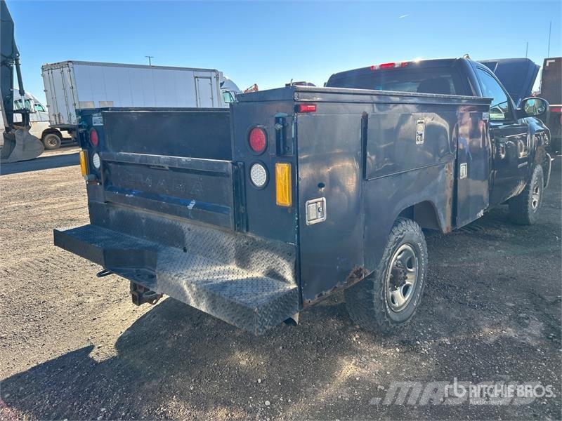 Chevrolet Silverado 2500HD LT 4x2 Utility Truck Pickup/planbiler