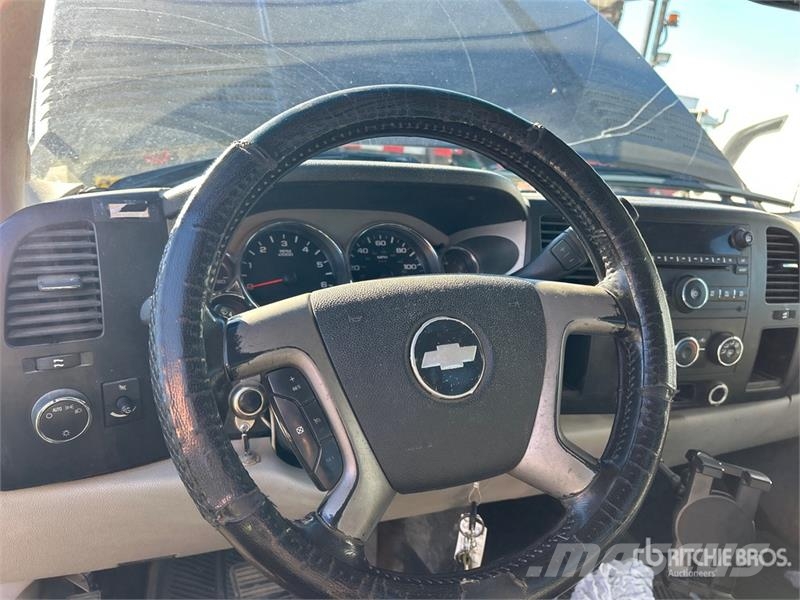Chevrolet Silverado 2500HD LT 4x2 Utility Truck Pickup/planbiler