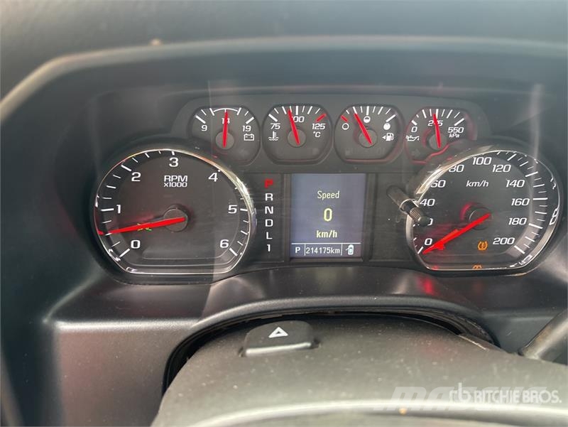 Chevrolet Silverado 2500 HD HD 4x4 Crew Cab Pickup Muu
