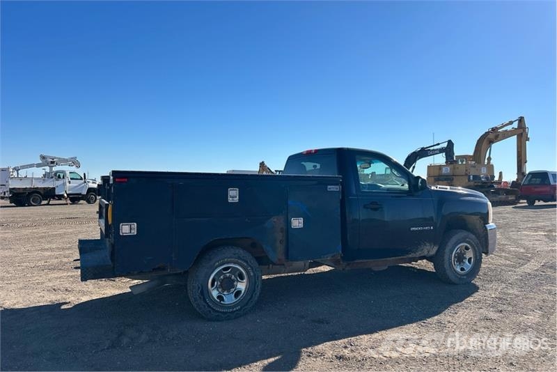 Chevrolet Silverado 2500HD LT 4x2 Utility Truck Pickup/planbiler